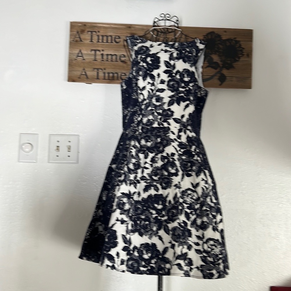 Jessica Simpson dress white with blue roses! Very beautiful!